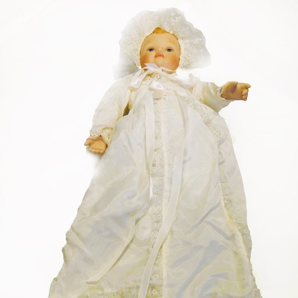 Ashton Drake Galleries Porcelain Baby In Christening Gown & Hat #-LO517 - Picture 5 of 12